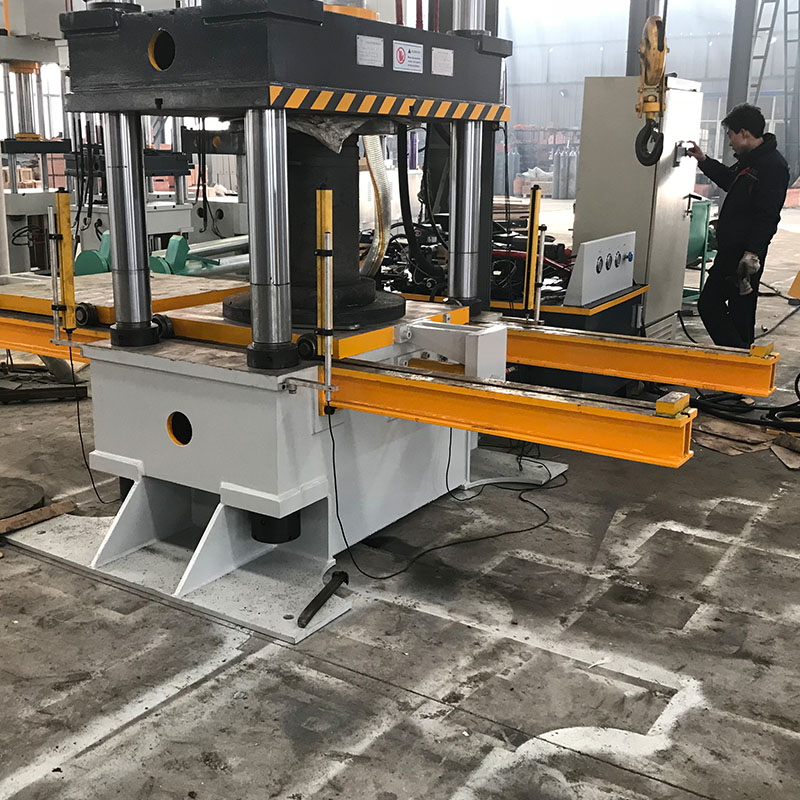 315噸雙移動工作臺四柱液壓機(jī)